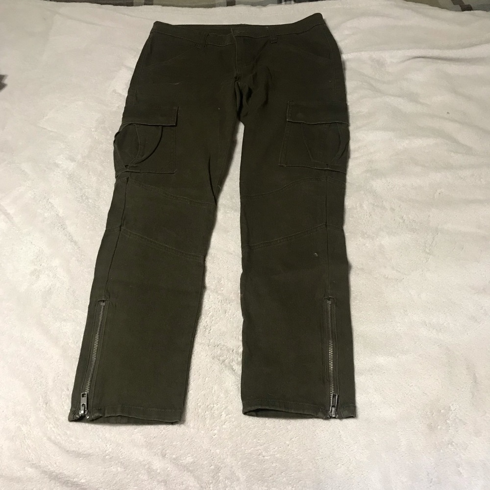 Chor women’s green pants